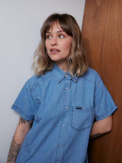 Robe en denim de maternité