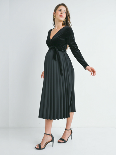 Elegant velvet maternity dress with pleated petticoat