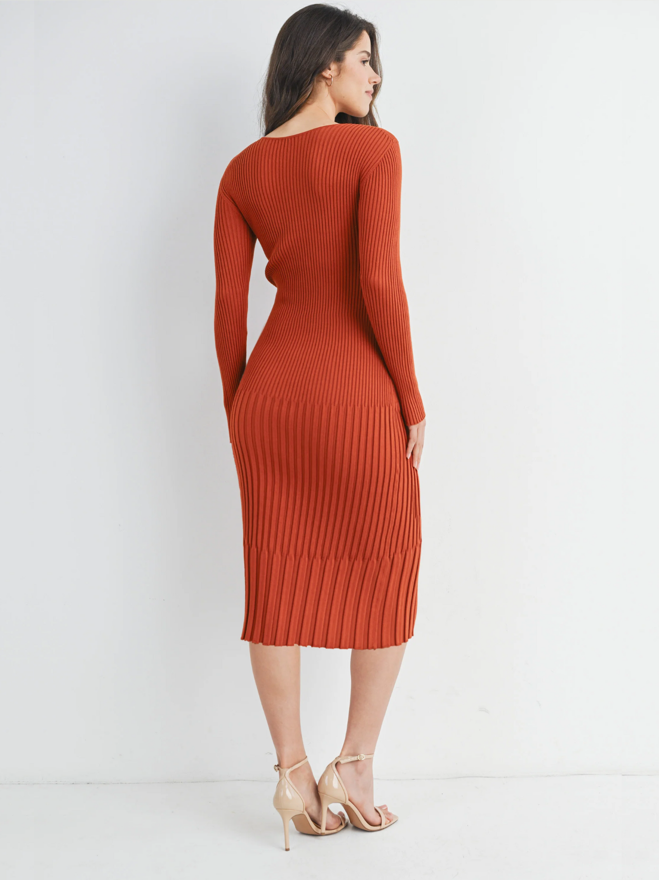 Robe mi-longue de maternité ajustée en tricot côtelé