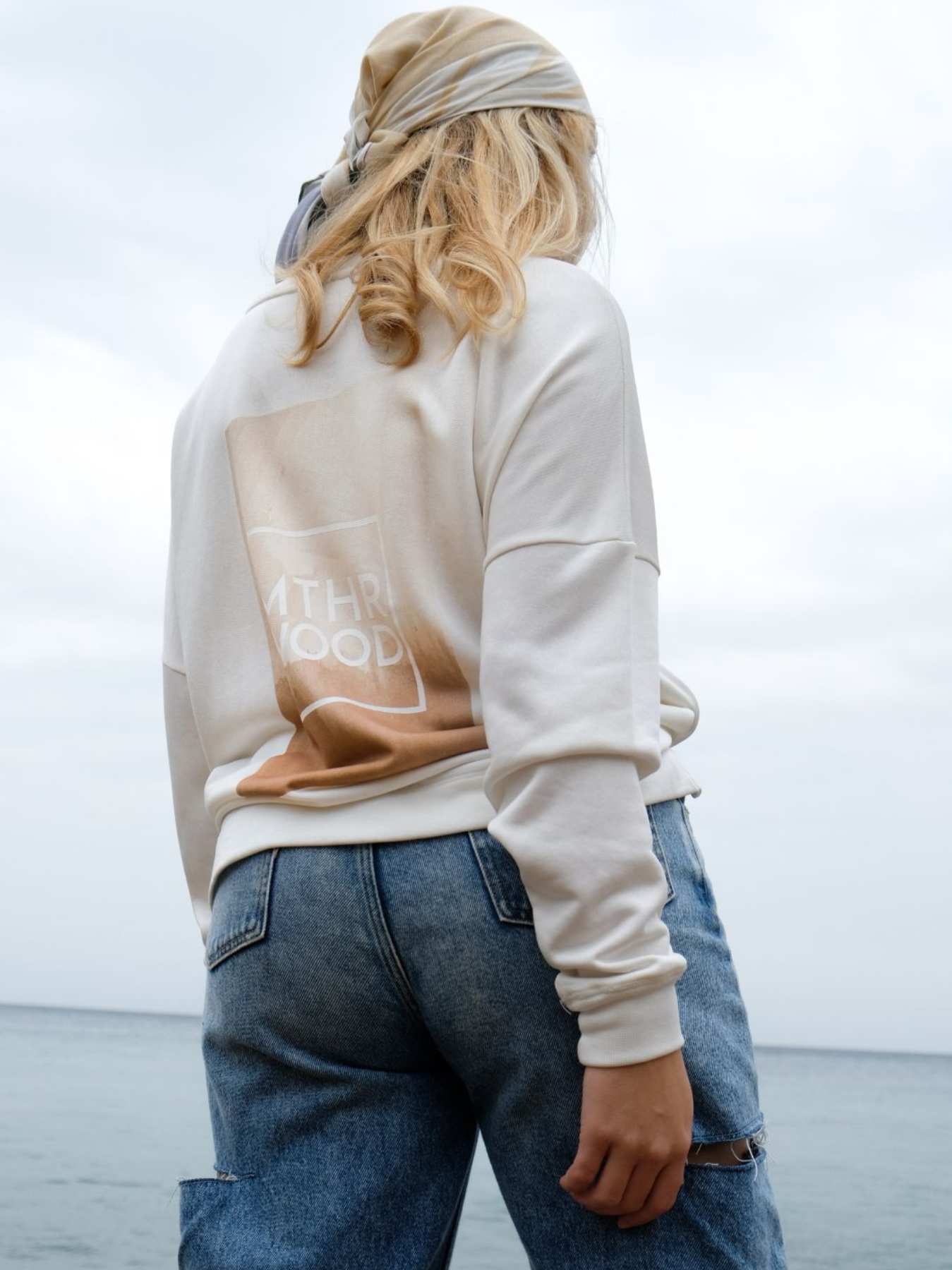 Sweater I am enough Blanc avec imprimé au dos