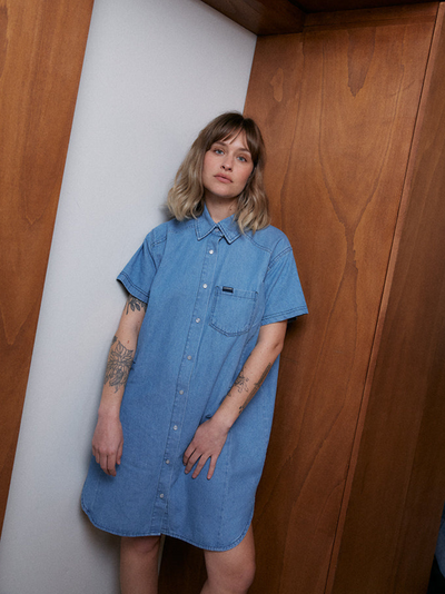 Robe en denim de maternité