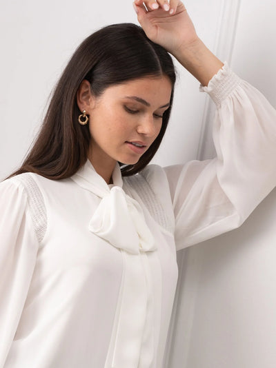 Elegant maternity shirt with chic bow