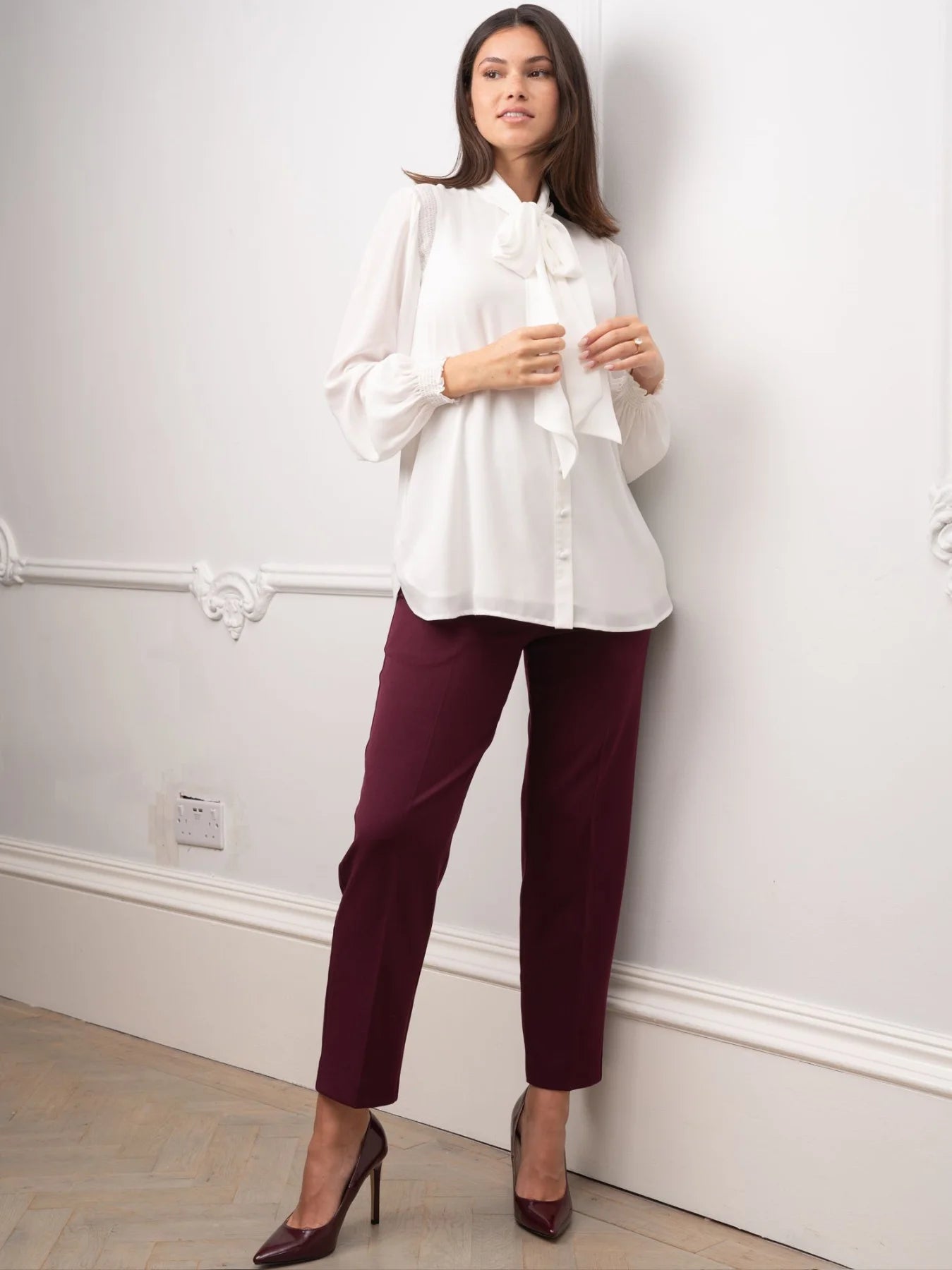 Elegant maternity shirt with chic bow