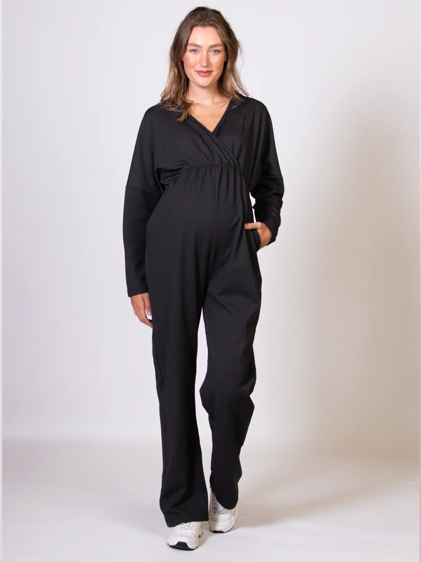 Zwarte zwangerschaps-jumpsuit met lange mouwen