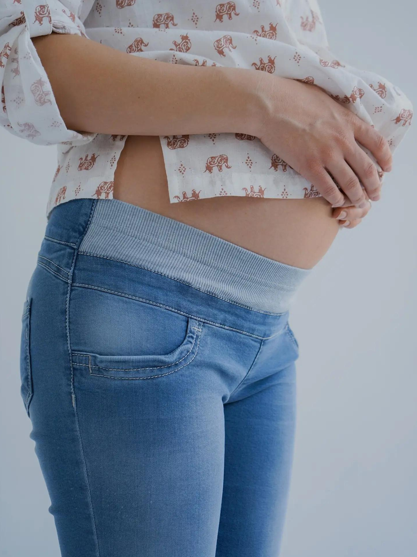 Smalle zwangerschapsjeans van stretchdenim