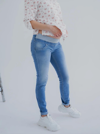 Jeans de maternité slim en denim stretch