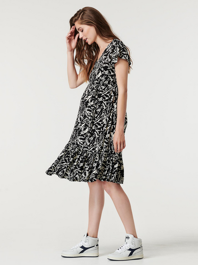 Robe fluide de grossesse virevoltante à motif
