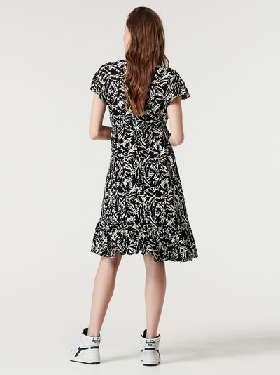 Robe fluide de grossesse virevoltante à motif