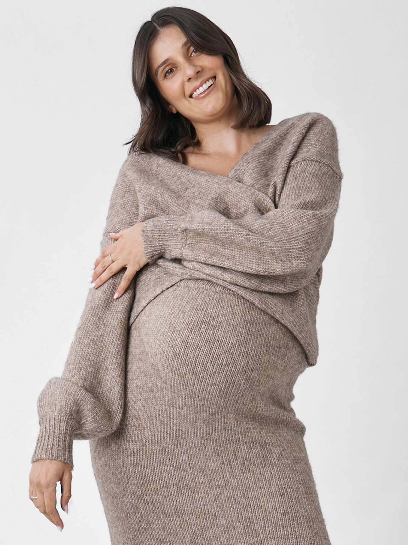 Pull chaud en tricot brun grossesse et allaitement